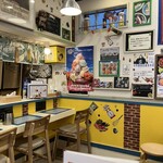 武蔵野 伝統の味 涼太郎 - おじに似つかわしくない、かわいい店内