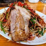 人生餃子 - 皿台湾チャーシュー1枚（ちょい辛・にんにくOK）＋麺大盛り＋野菜大盛り