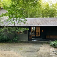 エヴァム・エヴァ・ヤマナシ・アジ - 入口