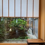 御所 岩さき - 坪庭が見えます