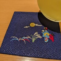 ぎをん桃庭 - 刺しゅう入りのコースターが可愛い