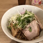 人力俥 - 煮干し油そば800円税込コク煮干しそばのスープのような濃い煮干しの香りと甘しょっぱい醤油ダレが旨い！