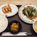 餃子の王将 - 料理写真:中華セット　ニラレバ炒め