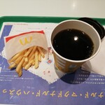 マクドナルド - 料理写真:ポテトS 190円、コーヒーM 180円