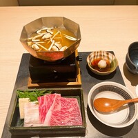 肉割烹ふたご THE JUNEI HOTEL KYOTO - しゃぶしゃぶの用意ができました