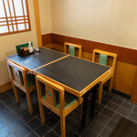 鮨 えい輝 - 4名様テーブルが2席あるので、最大8名様まで可。