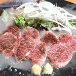 炭火焼肉エイト - 燻製ハラミ刺し