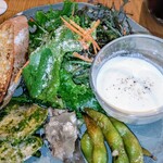 ベジバル チバットリア - サラダプレートは毎回前菜＆スープが変わります♪