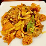 湖南人家 - 牛肉とおこげの辛子炒め1,628円