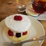 くるみの木 - ベリーの生クリームケーキ