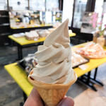 岡直三郎商店 - 醤油ソフトクリーム