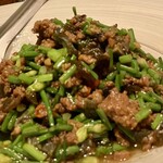 天天厨房 - 蒼蠅頭（ツアンイントウ）ひき肉と花ニラの台湾ピータン炒め1,320円