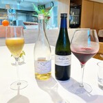 ウシマル - • ワイン用のブドウ果汁100％ グラス 1400円
       （スパークリングジュース）
      • アメジストのしずく グラス 1400円
       （三年熟成の山葡萄ドリンク）