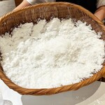 ウシマル - 料理長が海水から作った塩