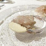 ウシマル - 九十九里産神経〆地魚
      クルード（冷製） カルボーネ（炭火焼）