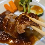 キッチン ブルー グローブ - コッテリ濃いめなソースは、溢れません