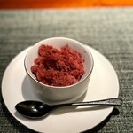 蒼 - 過去のグラニテの中でも、トップクラスに好み♪
      甘さもしっかりあるので、お口直しというよりはデザート感もありますが、ぶどうの味が豊かで大好きですね。