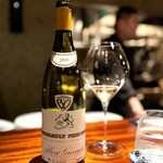 蒼 - 先ほどのコルトン・シャルルマーニュと、並べて飲み比べたい(^^)
      こちらもやはり、ミネラル、力強い果実味に、仄かにトーストのような香ばしさも感じるので、赤座の３皿とも合わせてみたくなります。