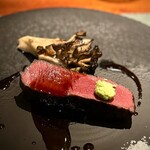 蒼 - 今回もすごい！
      なんと、屠殺３日目という最短の鮮度！
      肉質の柔らかさも頂点で、赤身の味がより強いのが特徴。
      同じ蒼さんでも、ヒレをいただけるのがいかに貴重か、あらためて感謝しかありませんm(_ _)m