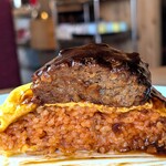 ポートパーラー ピノキオ - 料理写真:オムライスとハンバーグ