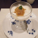 聖兆 - 杏仁豆腐（西洋ナシのソース）