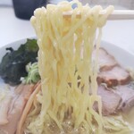 手打ち らーめん 響 - 以前の食味の麺に戻してもらいたいかな！！