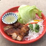 スコンター - パリパリチキンのレタス包みレモンソース