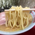 末広家 - 麺リフト。