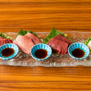 【鮮度を食す刺身】肉本来の旨みをまずはご賞味ください