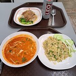 265912093 - カオカームー(上)、トムヤムヌードル(左)、カオパッド(右)