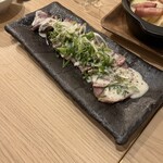 チーズと生はちみつ BeNe - ローストビーフのワサビチーズソース