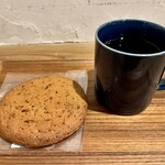 GOOD TIME COFFEE - チョコチップクッキー ¥378 + ドリップコーヒー (グアテマラ) ¥550
