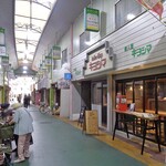 セカイホテル - フロントのある建物