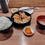 博多鉄なべ 無限餃子 - 