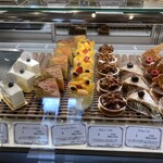 Un Petit Paquet - 現在のケーキのラインナップ