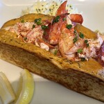 タイヨー ステーキ ハウス - バターロブスターロール（パンがめちゃ美味しい！）