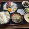 まる信 食堂