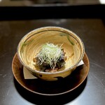 よし町 - 強すぎない味で甘辛で山椒風味なの！
      コラーゲンプルプル！うめええええええええ！
      