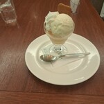 ロイヤルホスト - ダブルチョイスアイスのバニラブルボンと、塩キャラメルです。