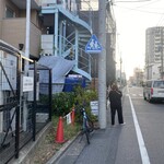 ヌードル＆スパイスカレー 今日の1番 - オープン10分程ので8番目ギリギリの1巡目ゲット！