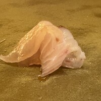 SUSHI TOKYO TEN、 六本木店 - 目鯛の昆布締め