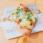 カギヤブルワリー - β版のシーフードピザ