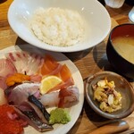 °F/CONCEPT - 特上海鮮丼