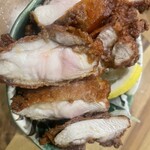 とんかつ 大倉 - 唐揚げが1枚肉！コレも肉汁パラダイス