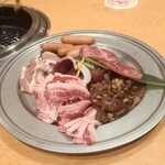 名古屋ビール園　浩養園 - 焼肉の盛り合わせ