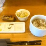 サラザン - そぼろご飯と薬味
