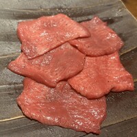 和牛とタン 焼肉 とみ 新橋本店 - 