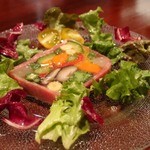 ラ・カーヴ・ド・ノア - Apr, 2014_②生ハムをまとわせた11種類の野菜のテリーヌ“ノア・イレブン”
