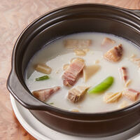 塩漬け豚バラ肉のスープ