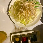 博多もつ鍋 やま中 - 